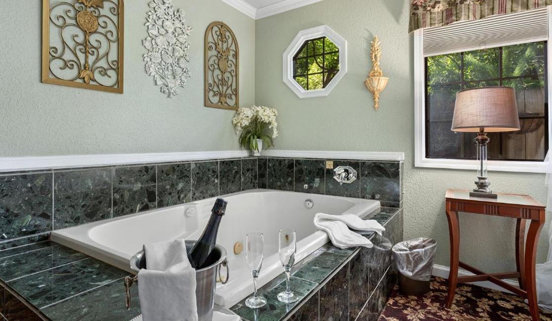 Candlelight Inn Napa Valley Екстериор снимка